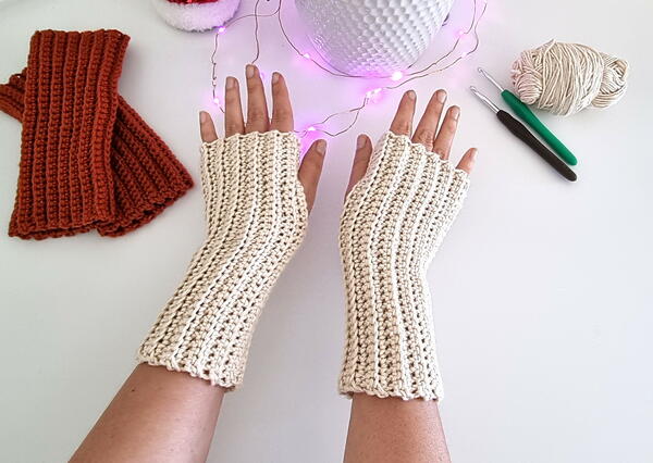 Ridged Crochet Fingerless Gloves