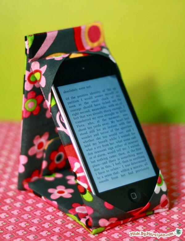 DIY Phone Case Stand