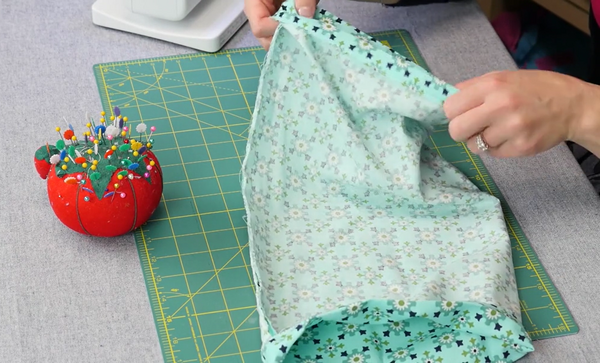 DIY Plastic Bag Holder Pattern - 10 Minute Easy Project