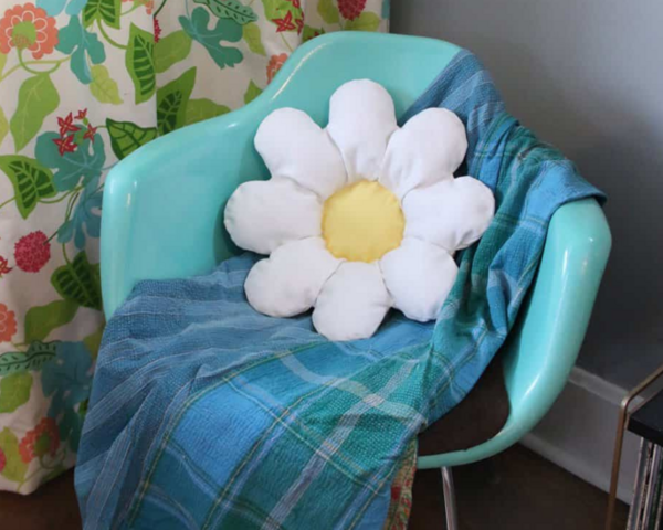 Cheerful Daisy DIY Pillow