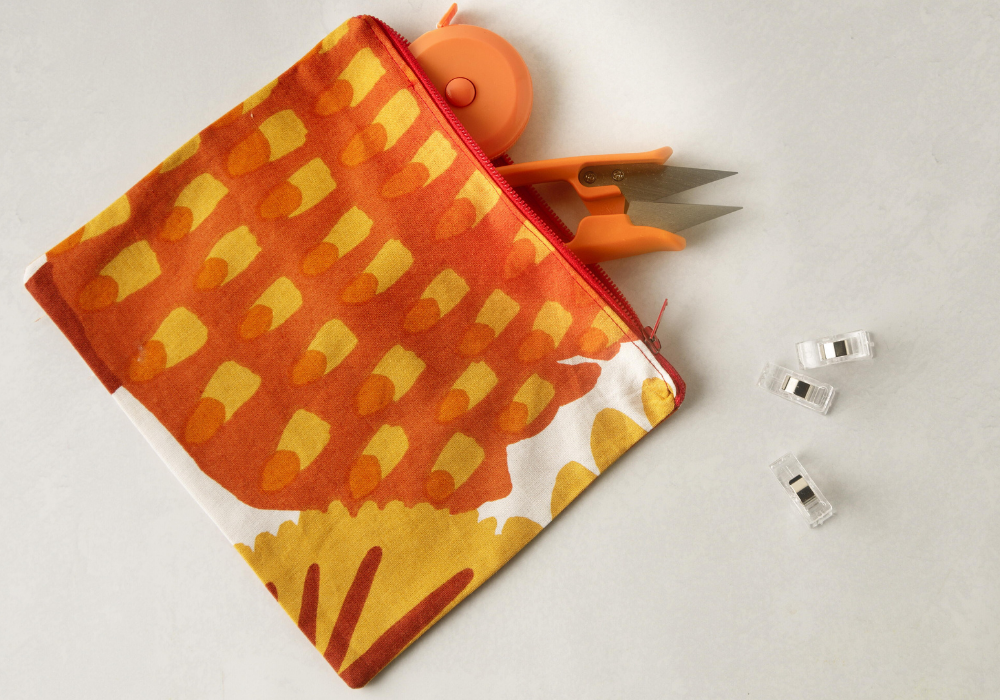 How to Sew a Zipper & How to Sew a Zipper in a Purse