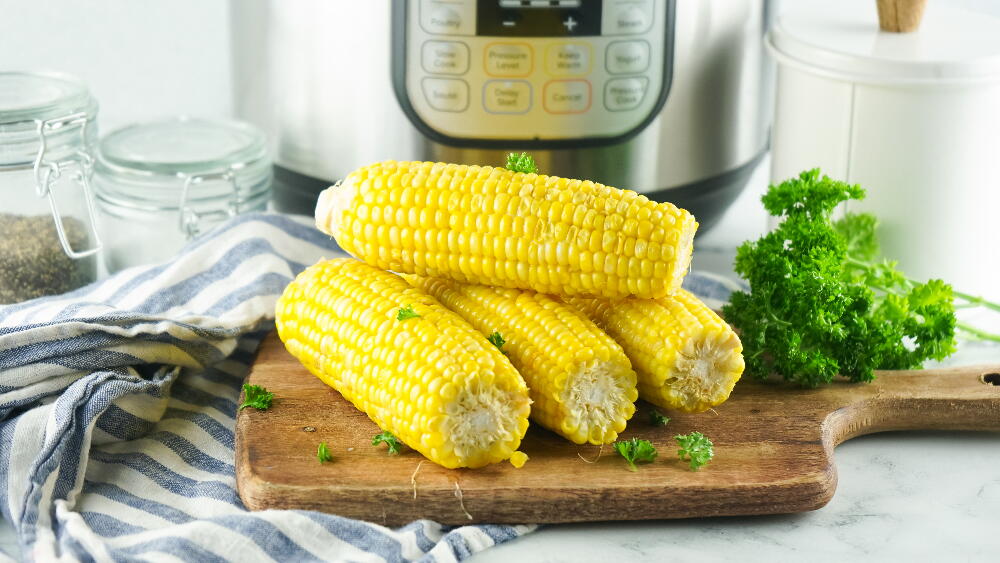 How To Make Instant Pot Corn On The Cob | FaveSouthernRecipes.com