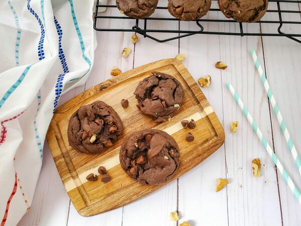 Double Chocolate Walnut Cookies