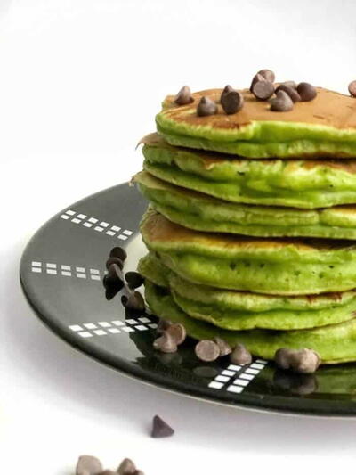 Green Spinach Pancakes- Mint Chocolate Chip!