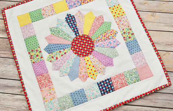 1930s Dresden Plate Mini Quilt