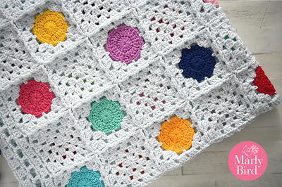 How to Crochet Granny Squares - My First Attempt! - Craftaholique