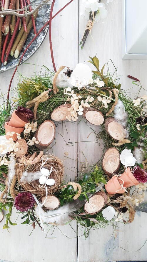 Diy Bird's Nest Wreath With Twigs And Flowers
