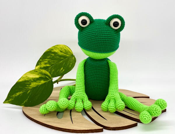Free Amigurumi Crochet Frog Pattern