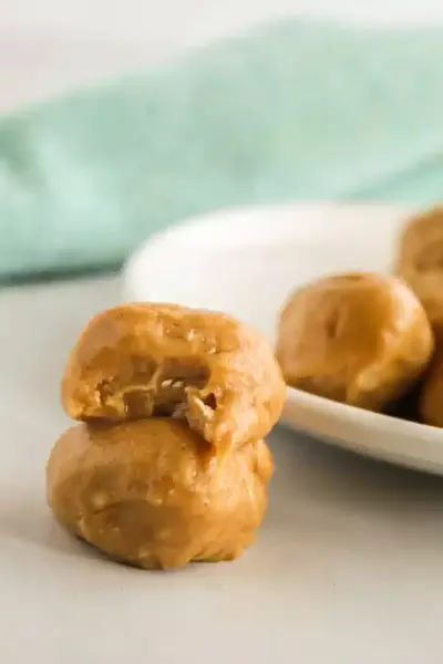 No Bake Peanut Butter Oatmeal Balls