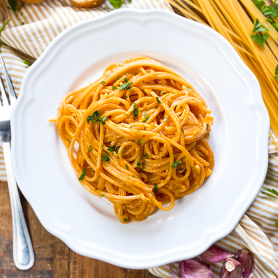 Creamy Garlic & Paprika Spaghetti | Quick & Easy 20 Minute Recipe