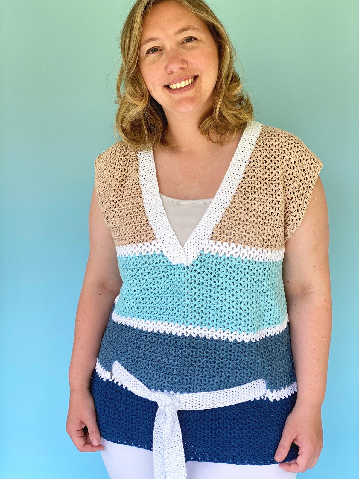 Aemi+Co Crochet Contrast Stitching V Neck Top