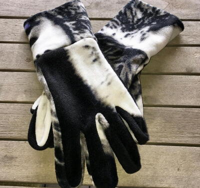 Easy Gloves Pattern for Winter Comfort