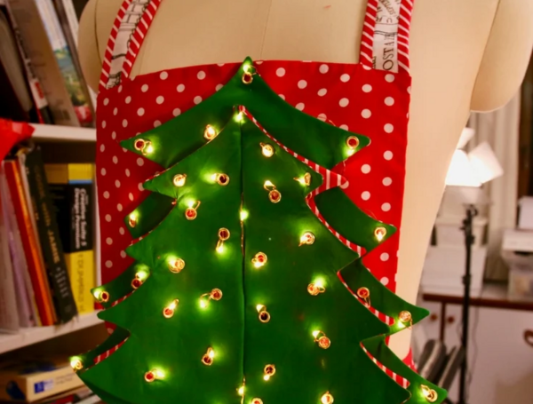 How To Make The Christmas Tree Patchwork With Lights | AllFreeSewing.com
