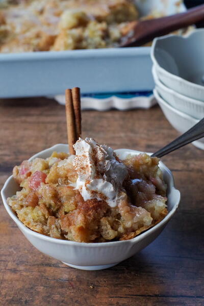 Sticky Rhubarb Pudding