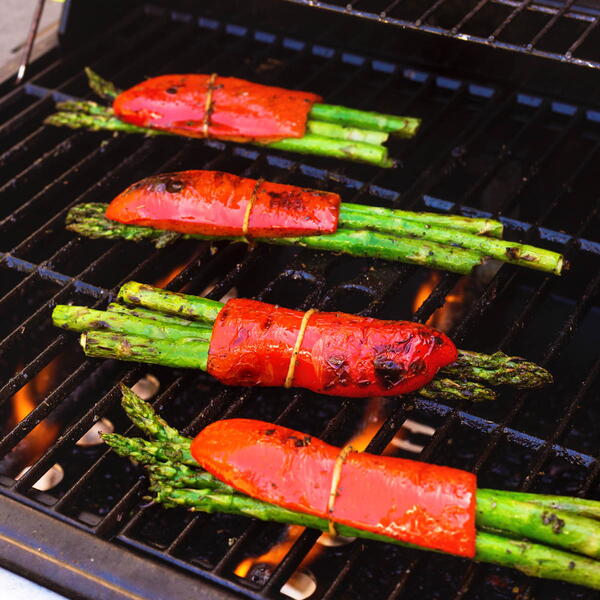 Grilled Asparagus Bundles