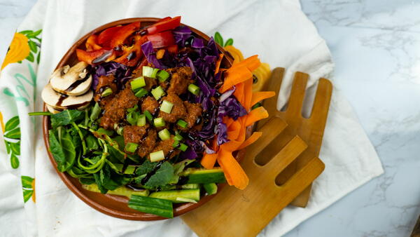 Crispy Buffalo Tofu Rainbow Salad