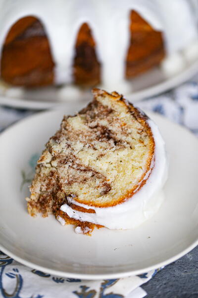 Easy Cinnamon Roll Bundt Cake