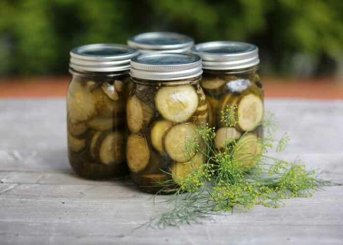 Old Fashioned Dill Pickles Canning Recipe | RecipeLion.com