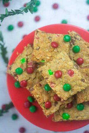 Chewy Holiday Oatmeal Cookie Bars