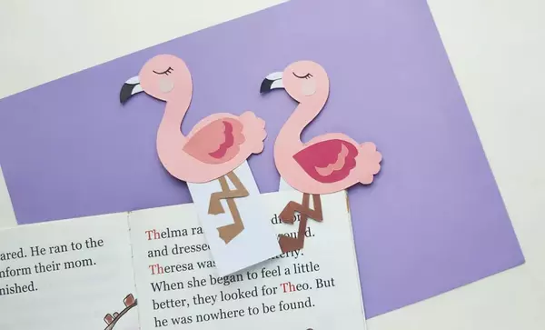 Papercraft Flamingo Bookmark