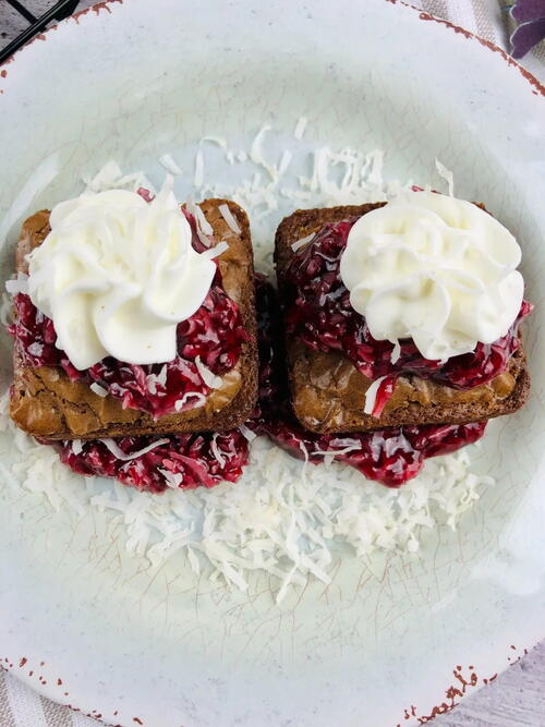 Brownies With Raspberry