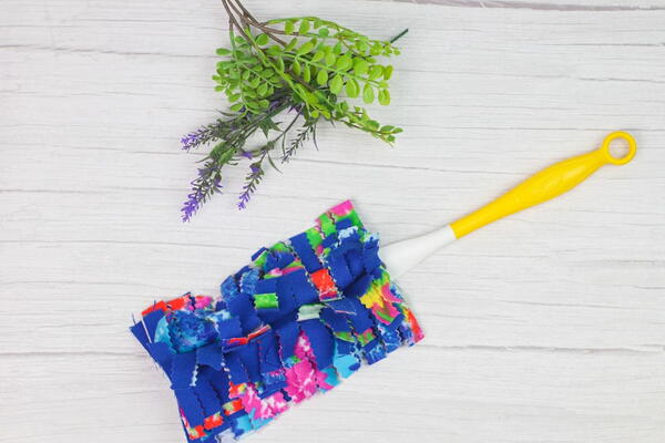 How To Make Your Own Diy Reusable Swiffer Duster Refills