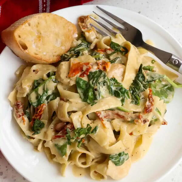 Tuscan Chicken Pasta 