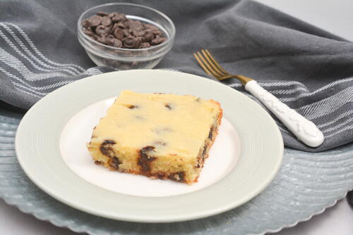 Easy Slow Cooker Chocolate Chip Keto Cake Recipe