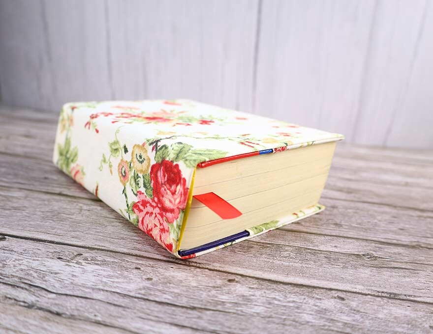 DIY Book Cover In 10 Minutes | AllFreeSewing.com