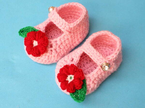 Fuzzy Crochet Baby Booties 