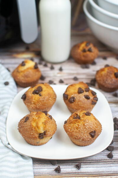 Air Fryer Chocolate Chip Muffins