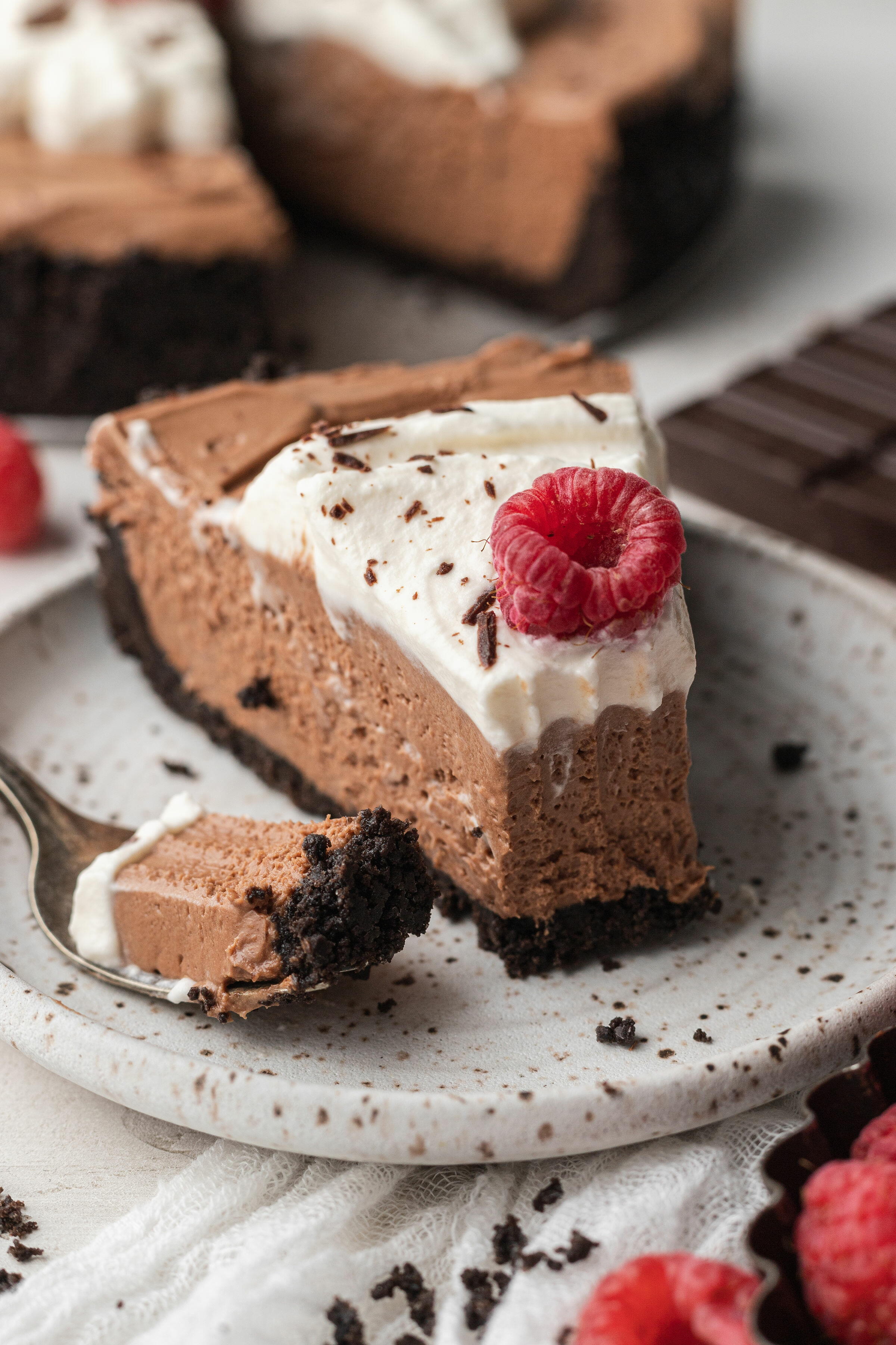 No Bake Chocolate Mousse Cheesecake | RecipeLion.com