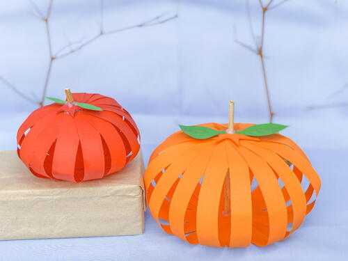 Cute Construction Paper Pumpkin Craft | DIYIdeaCenter.com