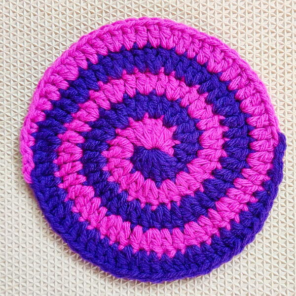 How To Make A Solid Two Color Spiral Crochet Circle