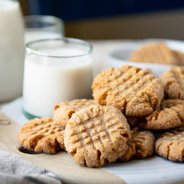 3-ingredient Peanut Butter Cookies