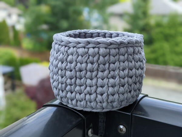 T-Shirt Yarn Crochet Basket with Handles Pattern – Sustain My Craft Habit