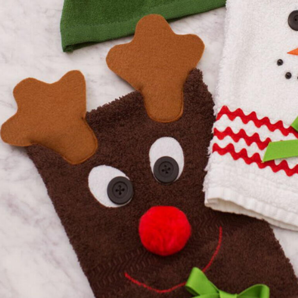 Characters of Christmas Bath Mitt Sewing Pattern: Reindeer