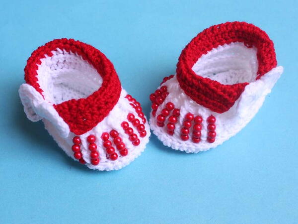 Little Baby Booties 0-3 Months /little Bow Shoes/ Pearl Shoes /cuffed Booties