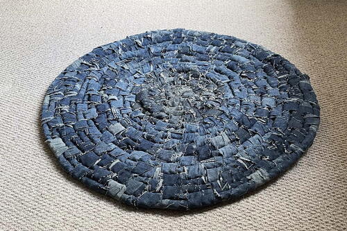Easy No-sew Rug | AllFreeSewing.com