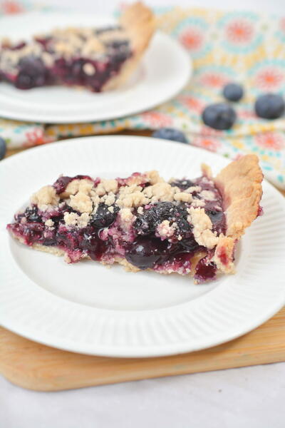 Fresh Blueberry Crumb Pie