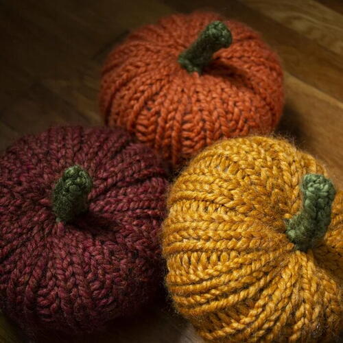 Gourdgeous Knit Pumpkins