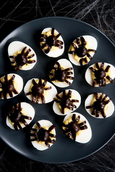 Halloween Deviled Eggs | FaveSouthernRecipes.com