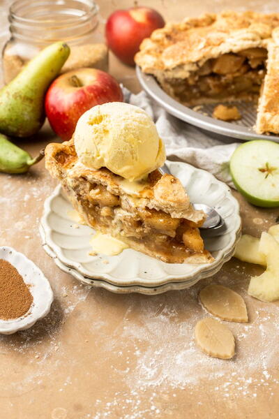 Spiced Apple Pear Pie