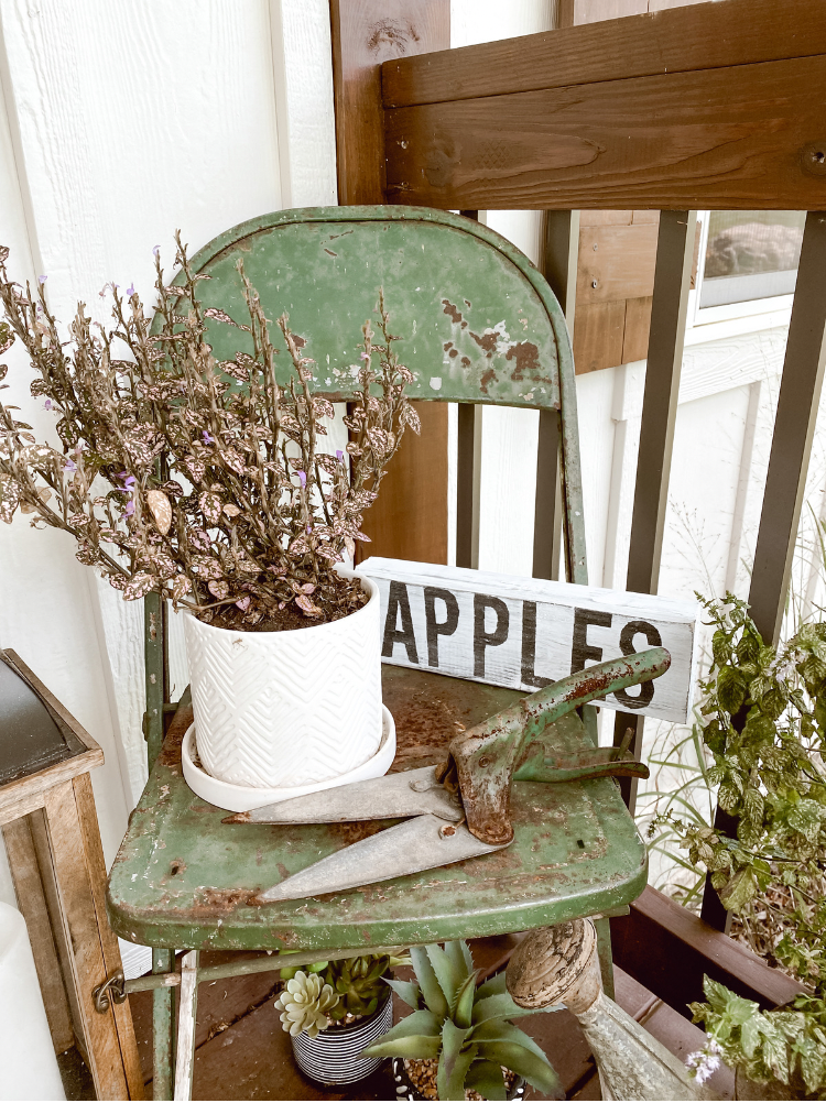 Vintage Inspired Fall Market Signs | FaveCrafts.com