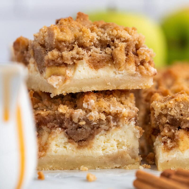 Caramel Apple Cheesecake Bars | RecipeLion.com