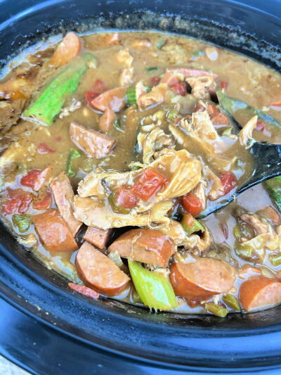 Slow Cooker Gumbo | FaveSouthernRecipes.com