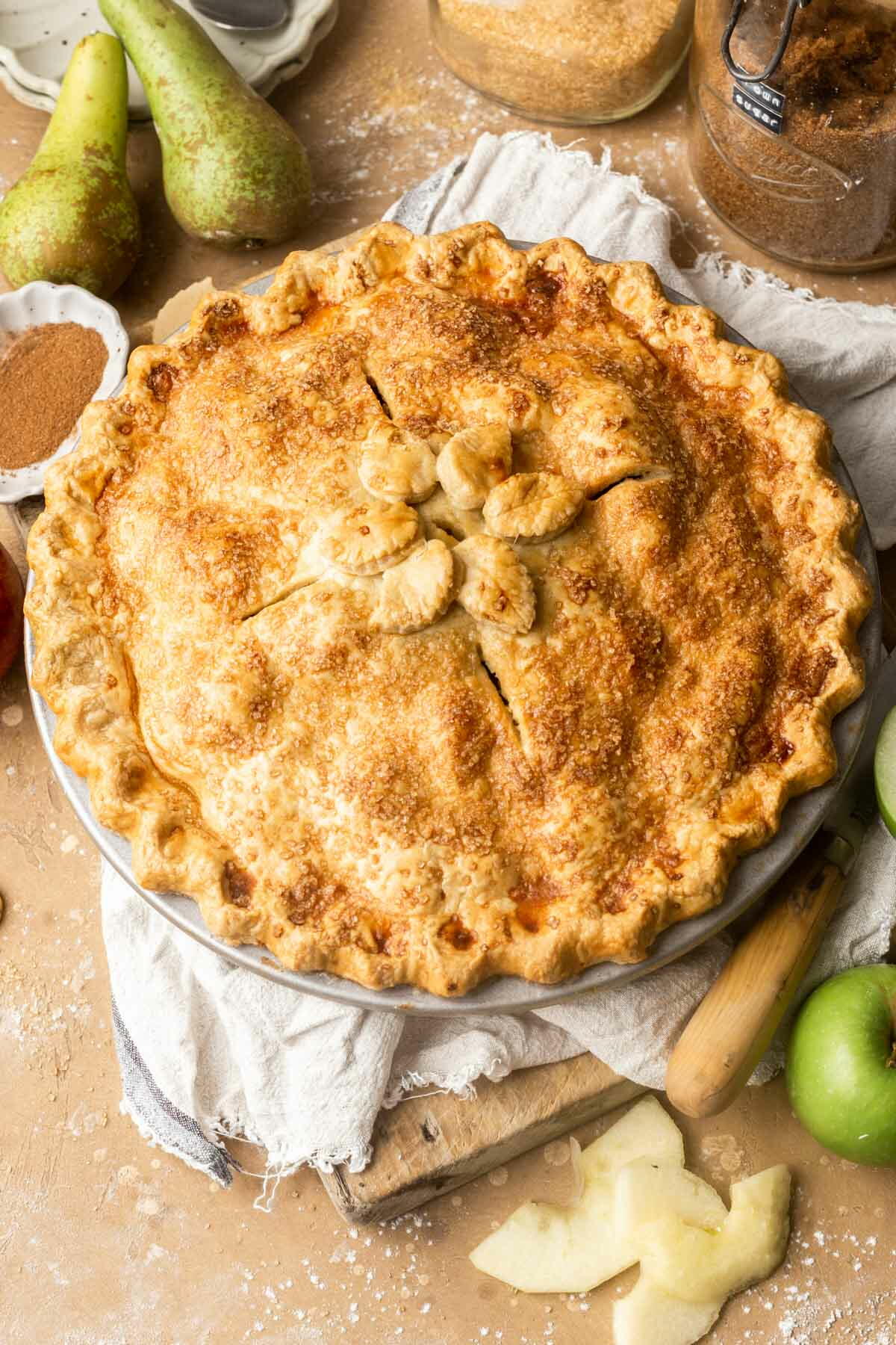 Spiced Apple Pear Pie | TheBestDessertRecipes.com