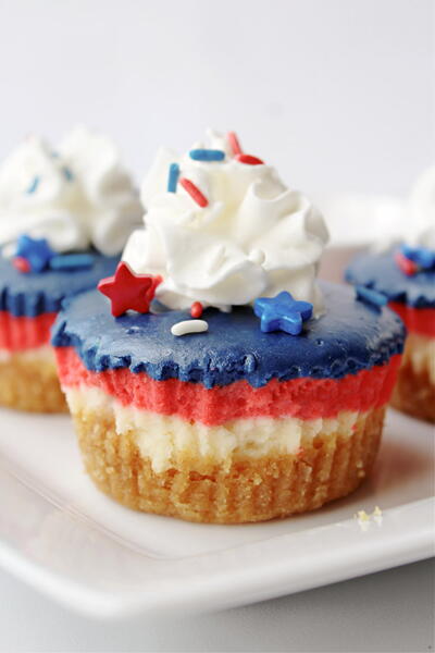 Easy To Make Patriotic Mini Cheesecakes