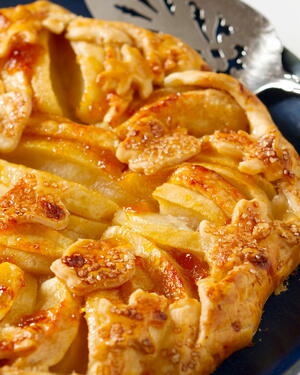 Rustic Apple Tart | RecipeLion.com