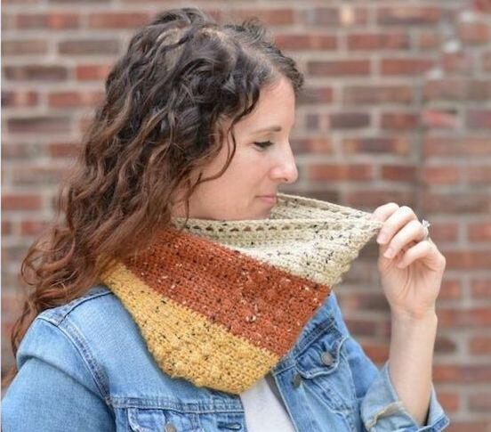 Rustic Candy Corn Cowl